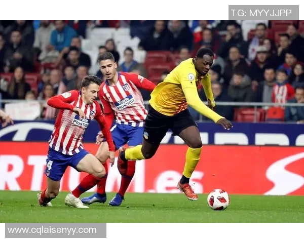 英超激战：拜仁3-0马竞帽子戏法引发争议判罚全场沸腾