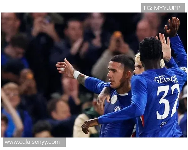 欧联杯精彩对决本菲卡凭乌龙球小胜曼联全场沸腾 欧联杯精彩对决本菲卡凭乌龙球小胜曼联全场沸腾