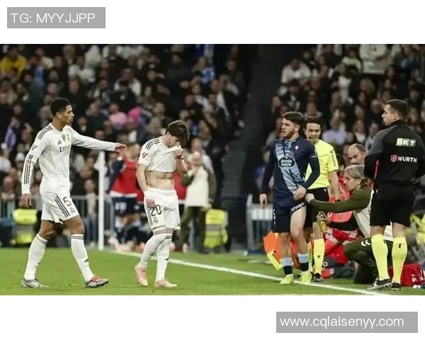 西甲激战那不勒斯与里昂战成平局绝杀瞬间引发争议判罚全场沸腾