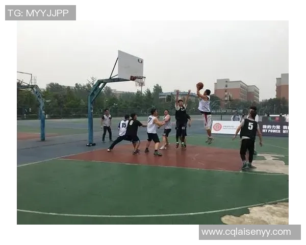 重庆篮球队的整体压制打法深度分析与战术解析 重庆篮球队的整体压制打法深度分析与战术解析