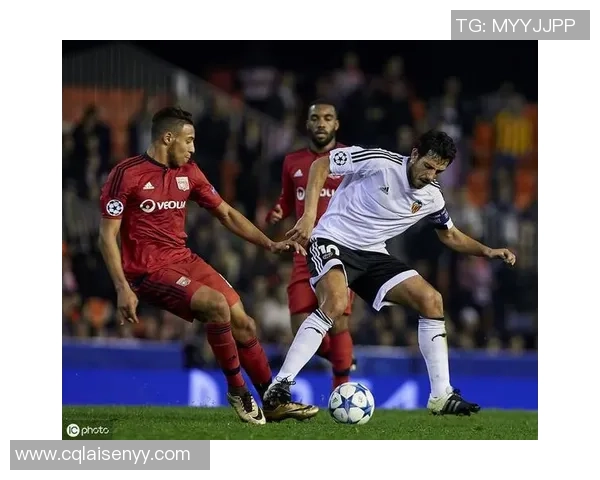 中超激战利物浦与莱比锡平局红牌事件引发全场热议与争议 中超激战利物浦与莱比锡平局红牌事件引发全场热议与争议